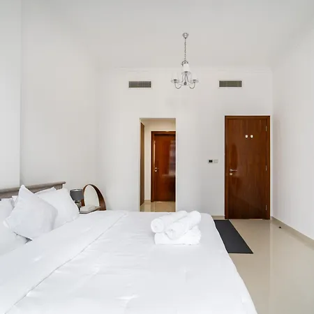 Elegant Escapes - Homely 1B In Dunya Tower Dubai Exterior foto