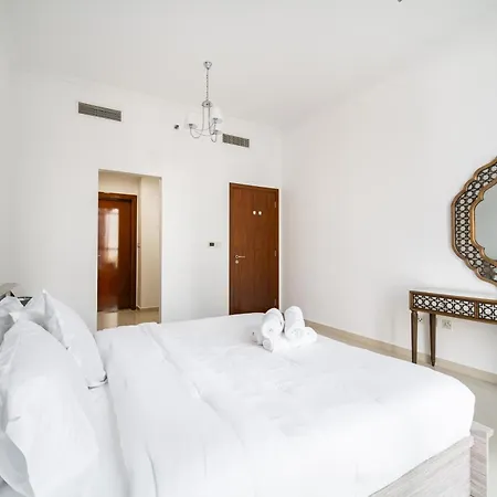 Elegant Escapes - Homely 1B In Dunya Tower Dubai Exterior foto