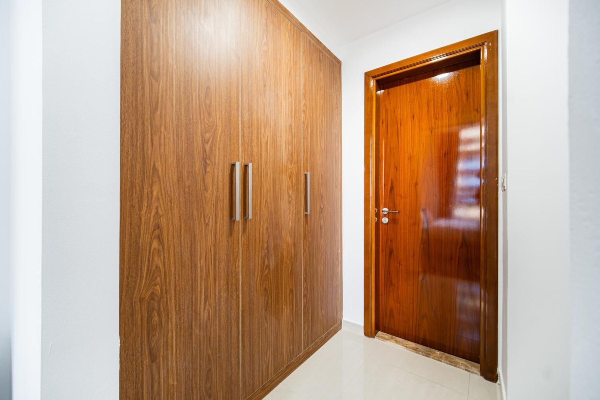 Elegant Escapes - Homely 1b In Dunya Tower Apartment