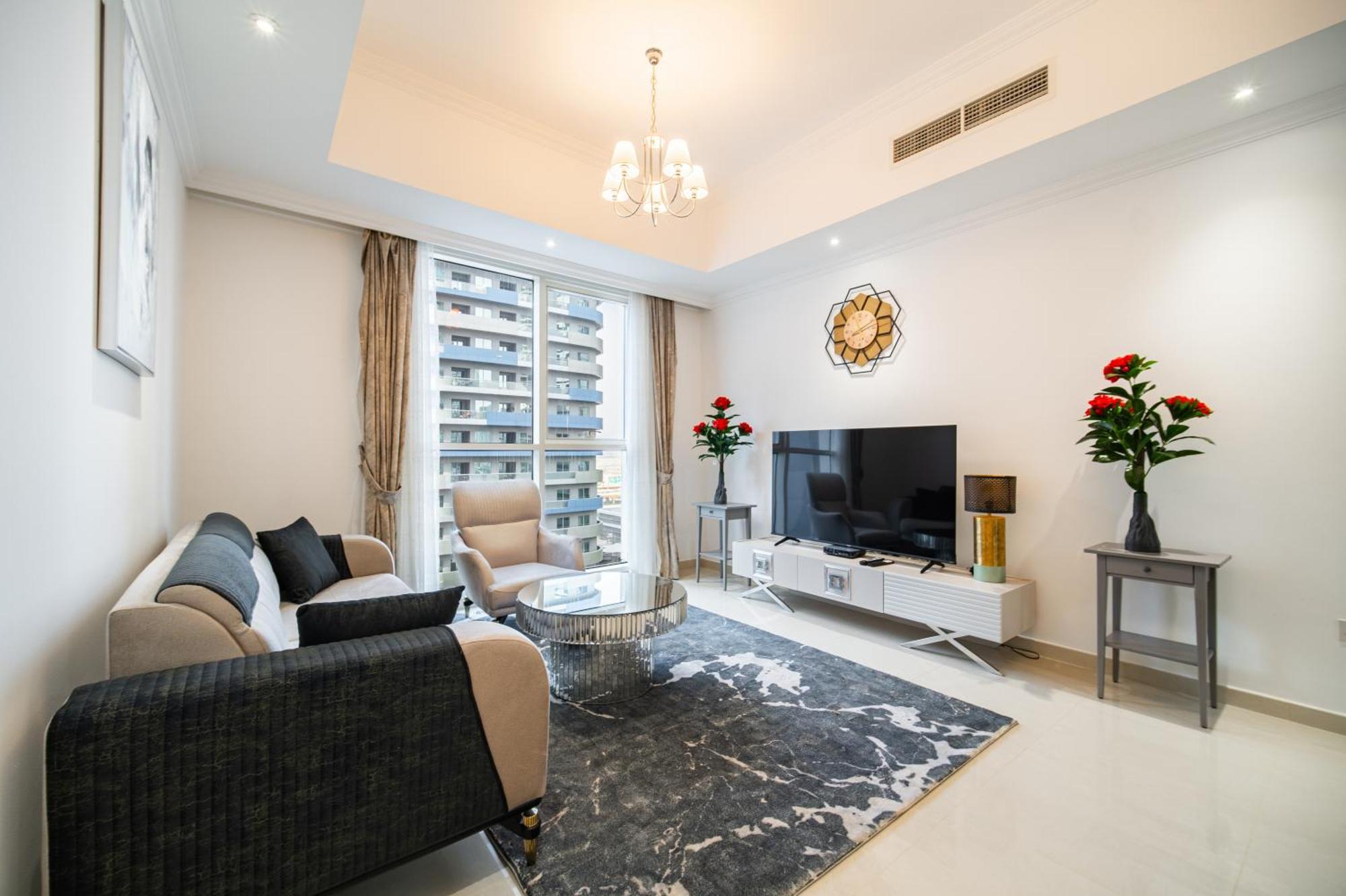 Apartment Elegant Escapes - Homely 1b In Dunya Tower Dubai