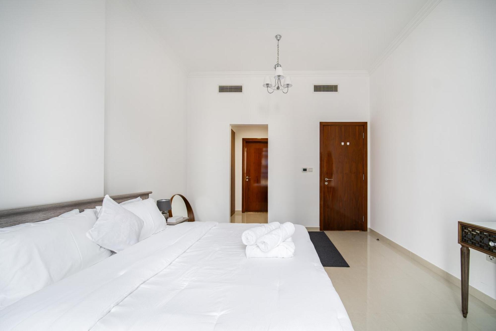 Elegant Escapes - Homely 1b In Dunya Tower Apartamento *
